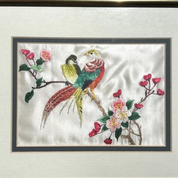 Vintage Chinese Silk Embroidery of Birds & Blossoms Framed Asian Needlework Art - Picture 5 of 16